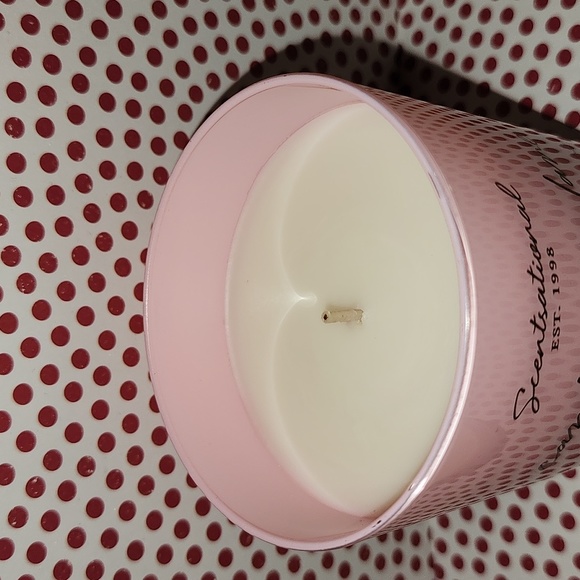 Brand New Scentsational Candy Cane Lane  candle - Picture 5 of 8